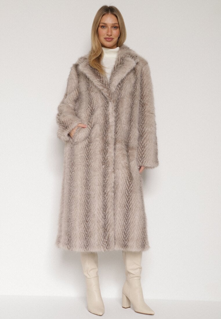 Jasnobeżowy Jednorzędowy Płaszcz Futerko o Klasycznym Kroju Yrelsha