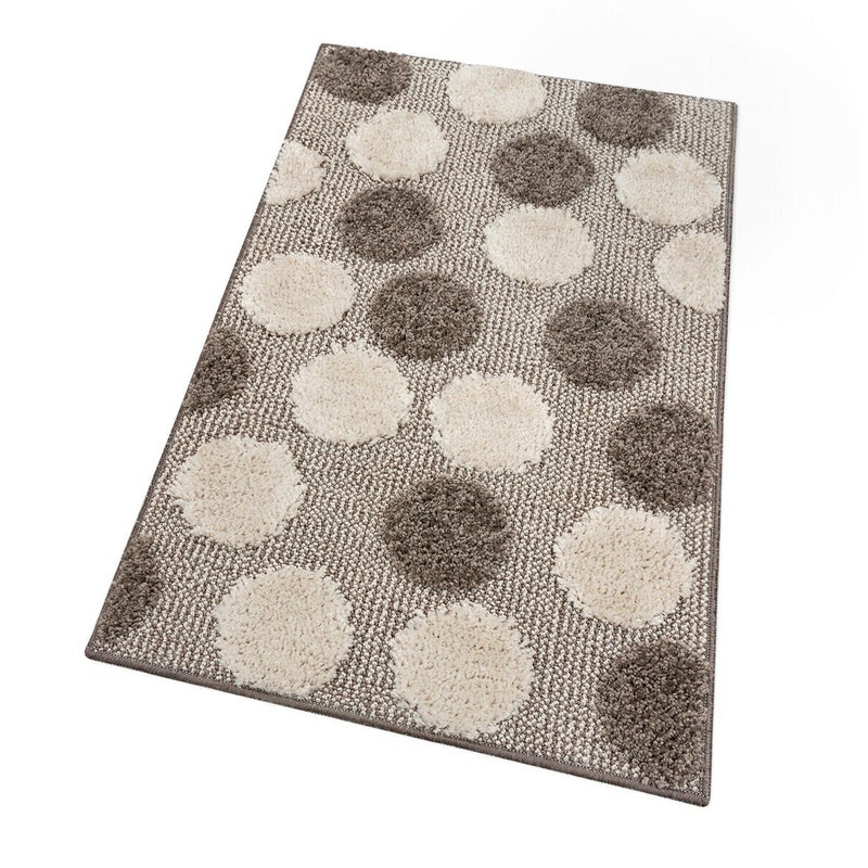 Miękka Antypoślizgowa Chłonna Mata łazienkowa 65x180 cm w Kolorze Kropki Jasnobrązowy