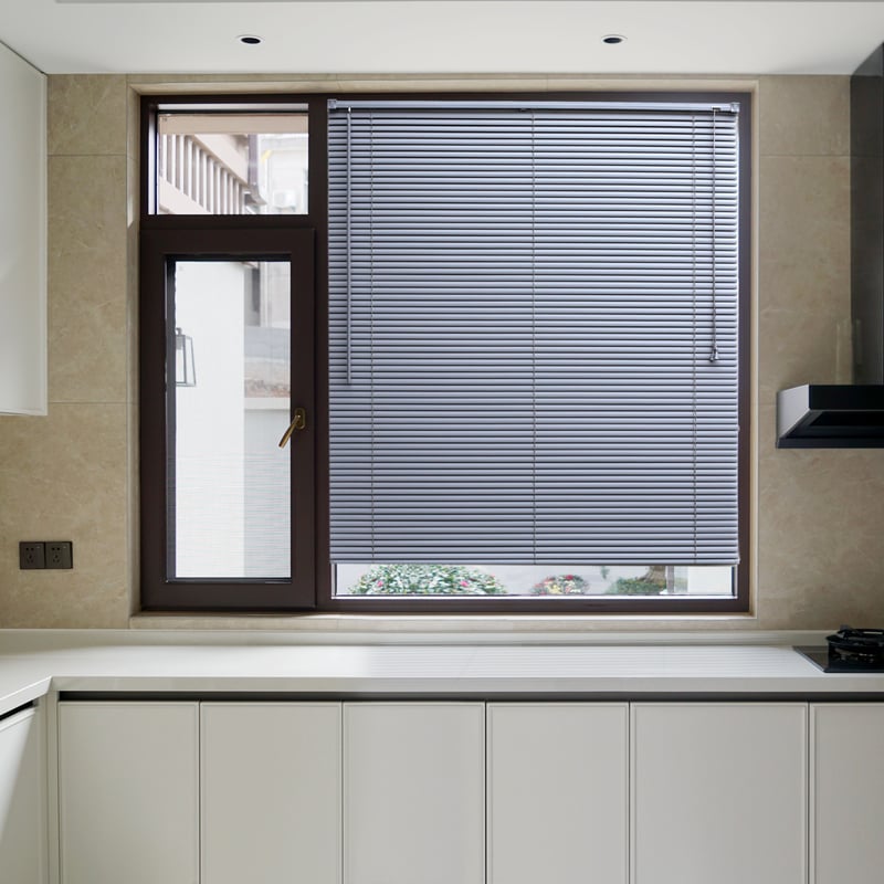 Żaluzja PCV 24,5 mm, Brega, szer. 140 x wys. 155 cm