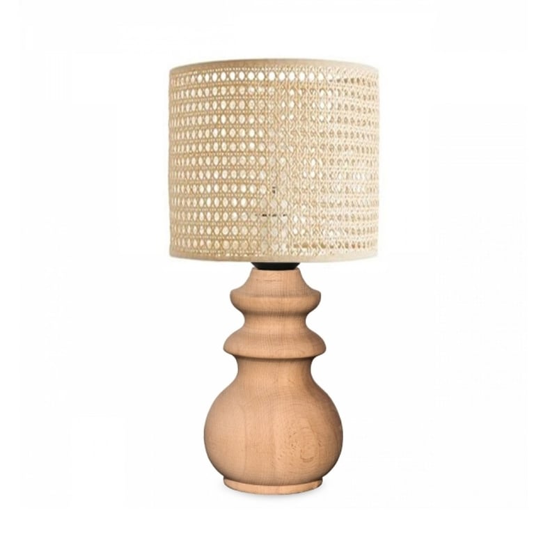 Lampa stołowa boho z oryginalną drewnianą podstawą i beżowym rattanowym abażurem