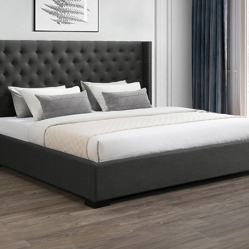 Łóżko 200 x 200 cm z pikowanym zagłówkiem - Tkanina - Szary + Materac - MASSIMO