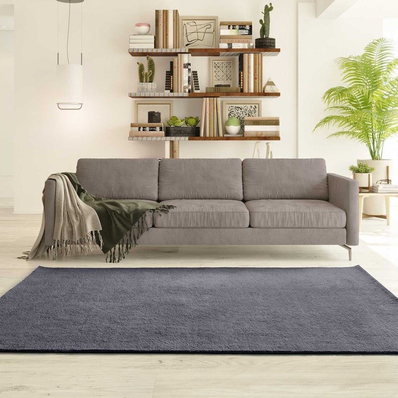 Prostokątny antracytowy dywan do wnętrz 80 x 150 cm CORALINE gładki - ATTICGO