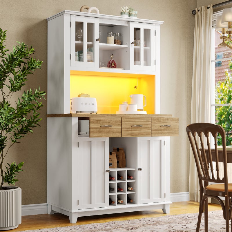 Wysoka komoda z 4 drzwiami, 3 szufladami i stojakiem na 9 butelek wina - 106 x 40 x 179,5 cm - diody LED - drewno MDF - do kuchni - biały + naturalny