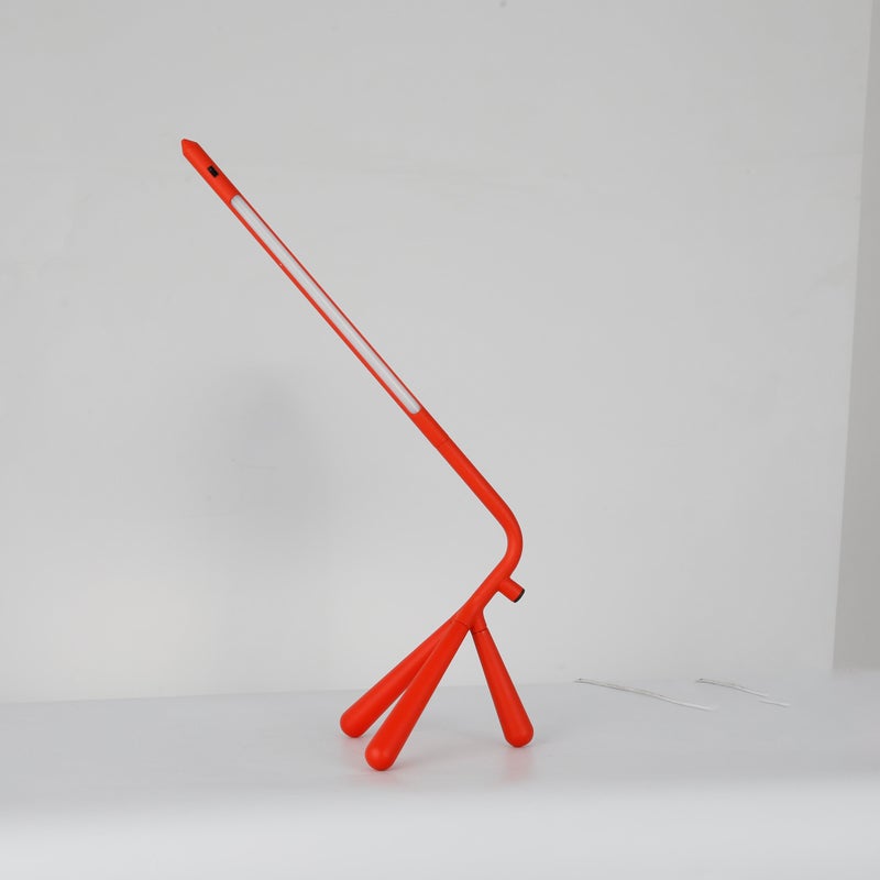 Kreatywna trójnożna lampa podłogowa LED 7 W, temperatura 4000 K, sterowanie dotykowe, obrót o 360°, łatwa instalacja - czerwona