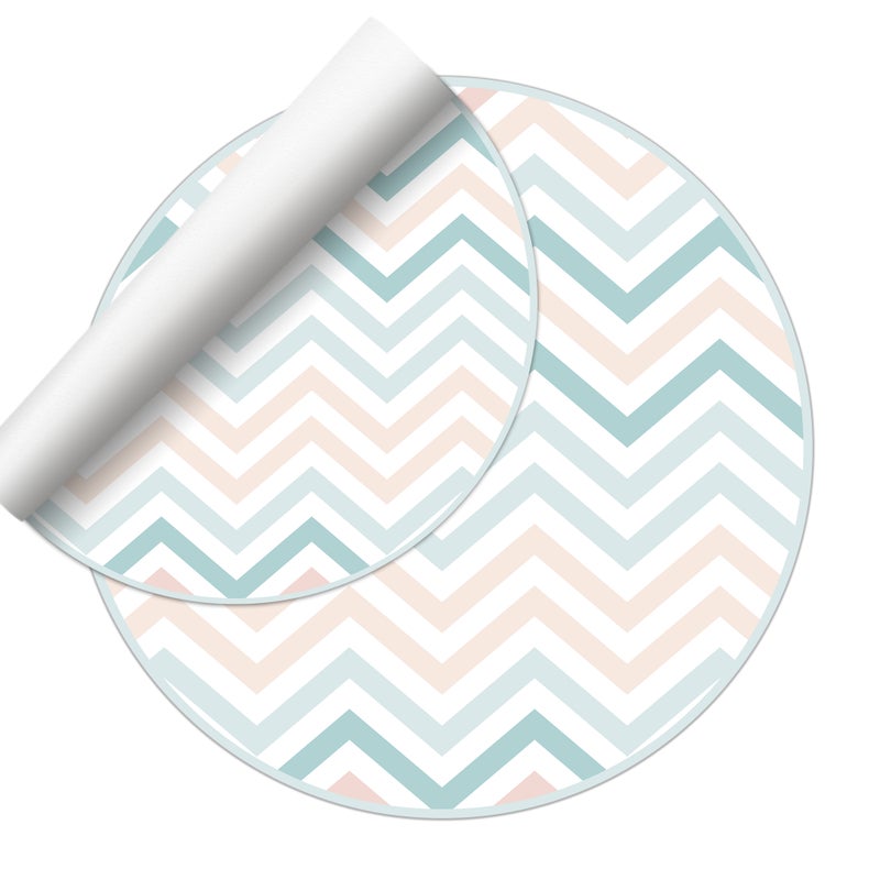 Dywanik winylowy dla dzieci Chevron [średnica] 120 cm - Antypoślizgowy PVC, winylowy do pokoju dziecięcego, trudnopalny i zmywalny.
