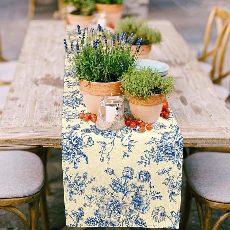 Klasyczny, monochromatyczny bieżnik na stół w odcieniach różu i błękitu (33 x 183 cm) oraz rolka juty jako główna dekoracja stołu weselnego.