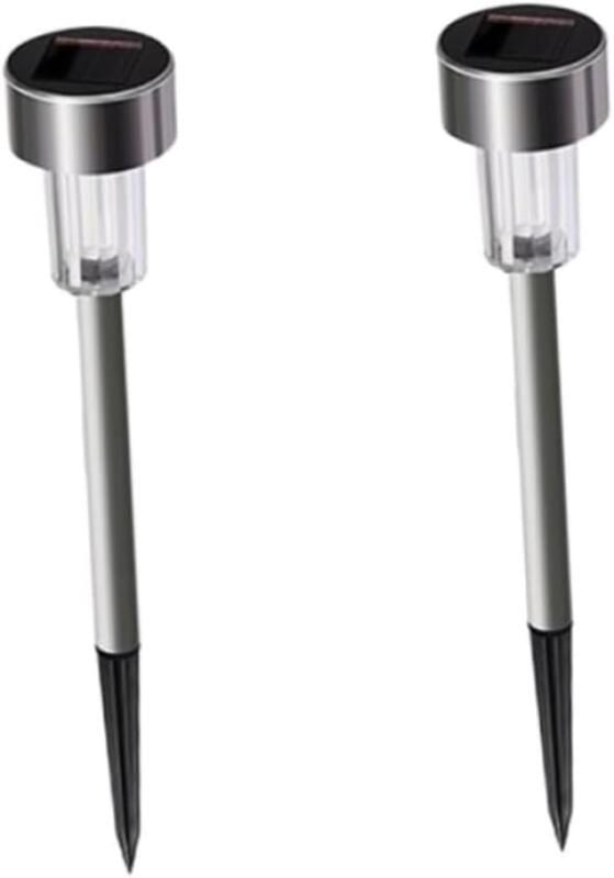 Zestaw dwóch stalowych lamp solarnych LED, odpowiednich do oświetlenia zewnętrznych ścieżek ogrodowych i trawników.