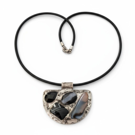 Naszyjnik z witrażowym wisiorem MONTENEGRO II agaty, onyks