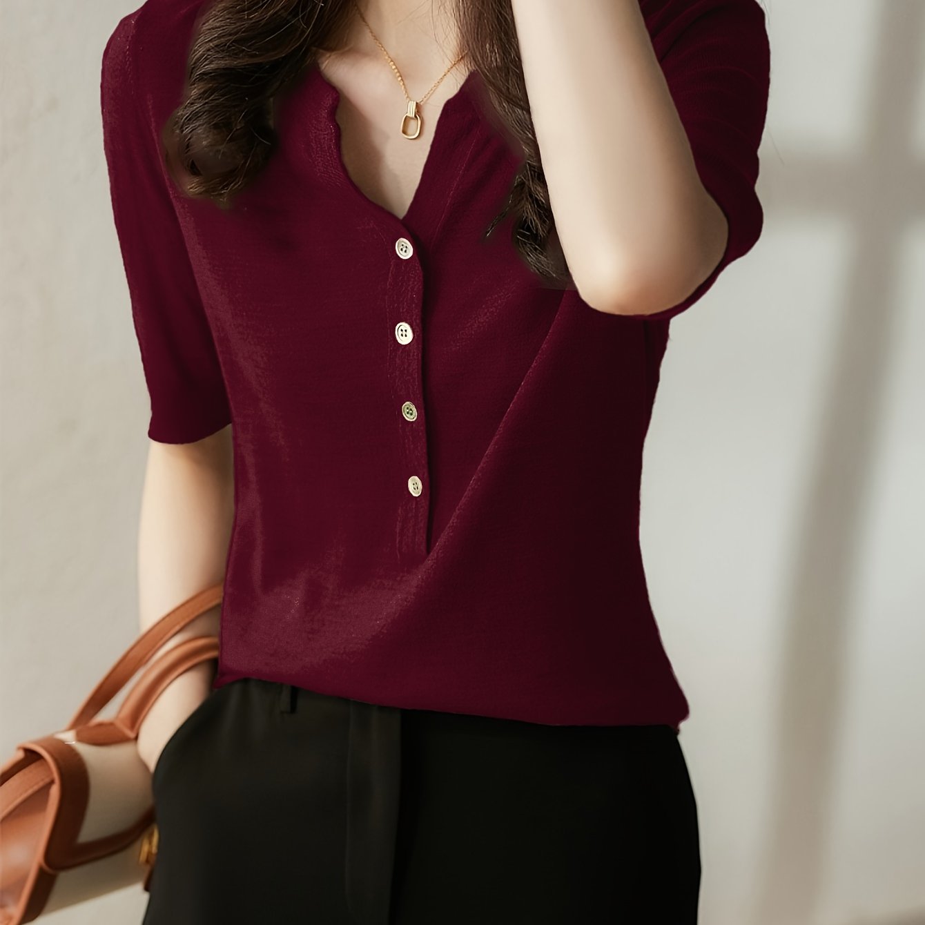 TEMU Jednokolorowa Koszulka z Krótkim Rękawem i Dekoltem w Serek dla Kobiet, Lekka i Luźna Modna Bluzka, Prosty i Elegancki Wygląd