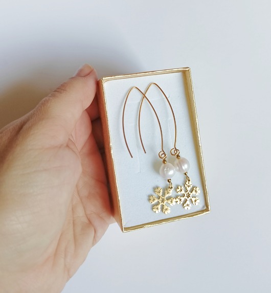 Kolczyki pozłacane śnieżynki : długie: perły : wyjątkowy prezent
