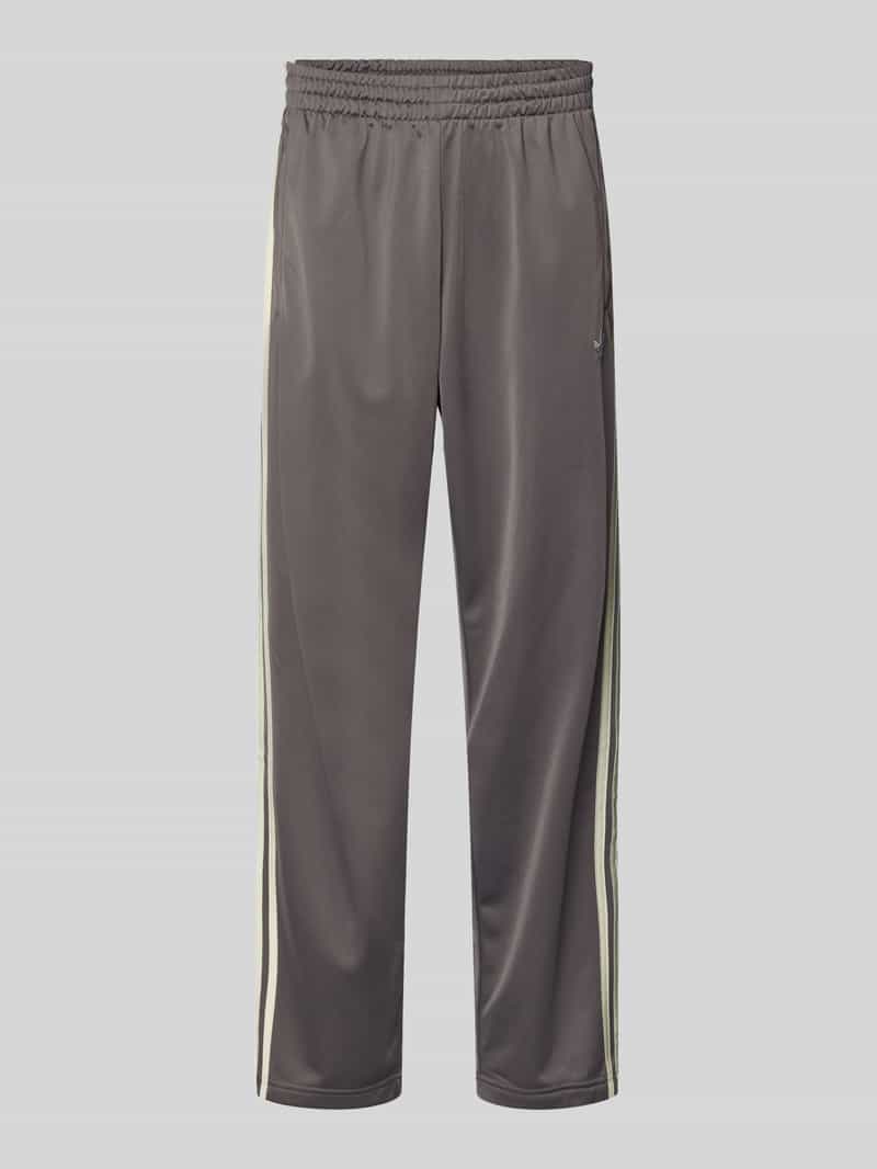 Spodnie dresowe o kroju straight fit z wyhaftowanym logo model ‘Firebird’