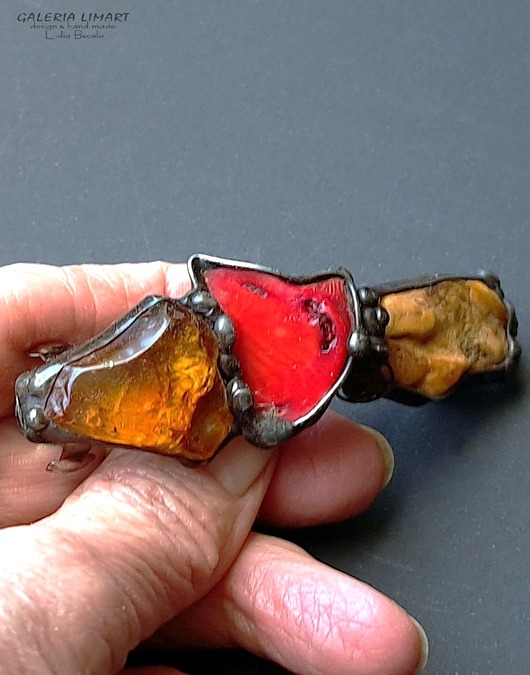 Spinka do włosów z surowego bursztynu bałtyckiego i korala PREZENT z klasą