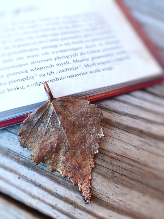 Liść brzozy wisior miedziany duży VII