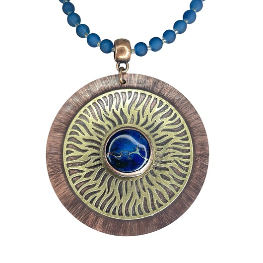 Wisior z jaspisem cesarskim na ażurowym słońcu