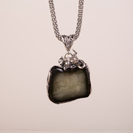 Wisiorek srebrny z kotkiem bursztyn bałtycki