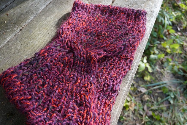 Ręcznie dziergany bordowy komin, wełniany szal w odcieniach bordo