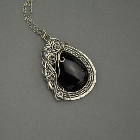 Wisiorek czarny onyks wire wrapping