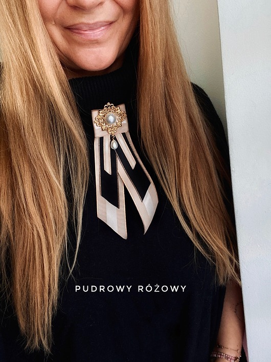 Brosza / Krawatka czarno złota z perłą NEW