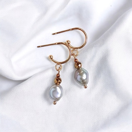 WYSYŁKA 24H - Srebrne perły - kolczyki na okrągłych sztyftach