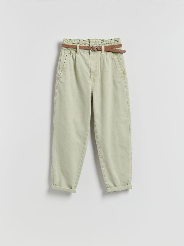 Reserved - Jeansy paperbag z paskiem - zielony