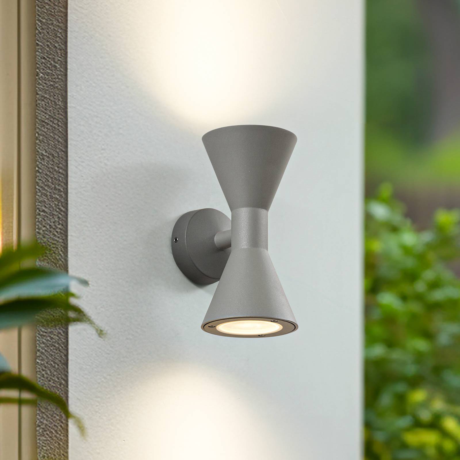 Kinkiet zewnętrzny Xalor Lucande, możliwość ściemniania, aluminiowy / szary / cynkowy, aluminium, nowoczesny