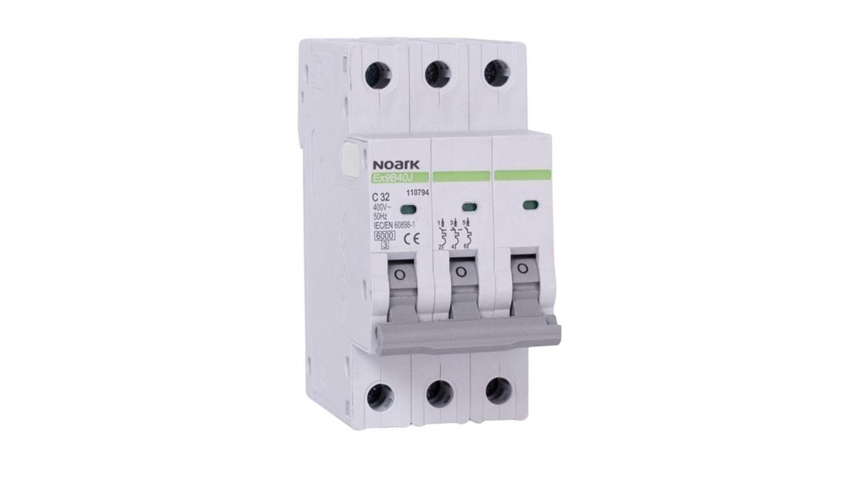 NOARK Ex9B40J 3P C40 Wyłącznik nadprądowy SLIM 6kA C 40 A 3P Szerokość 3/4 modułu - 13.5 mm na biegun