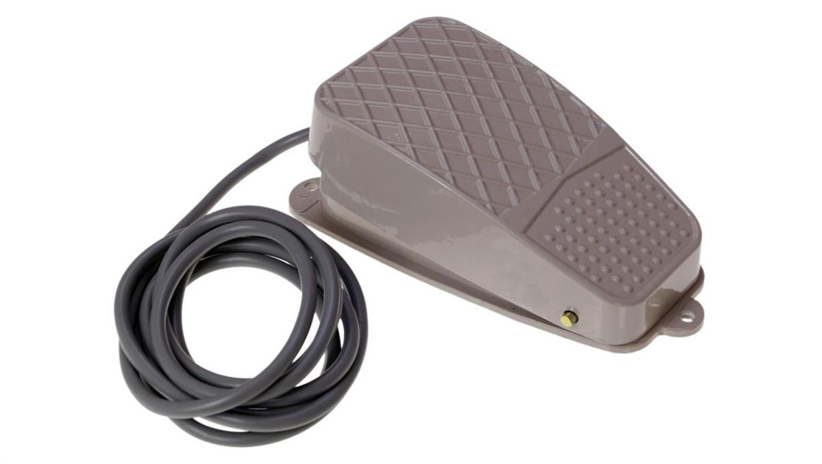 WŁĄCZNIK NOŻNY PEDAŁ PRZYCISK 10A Z KABLEM 2M PM1-2M