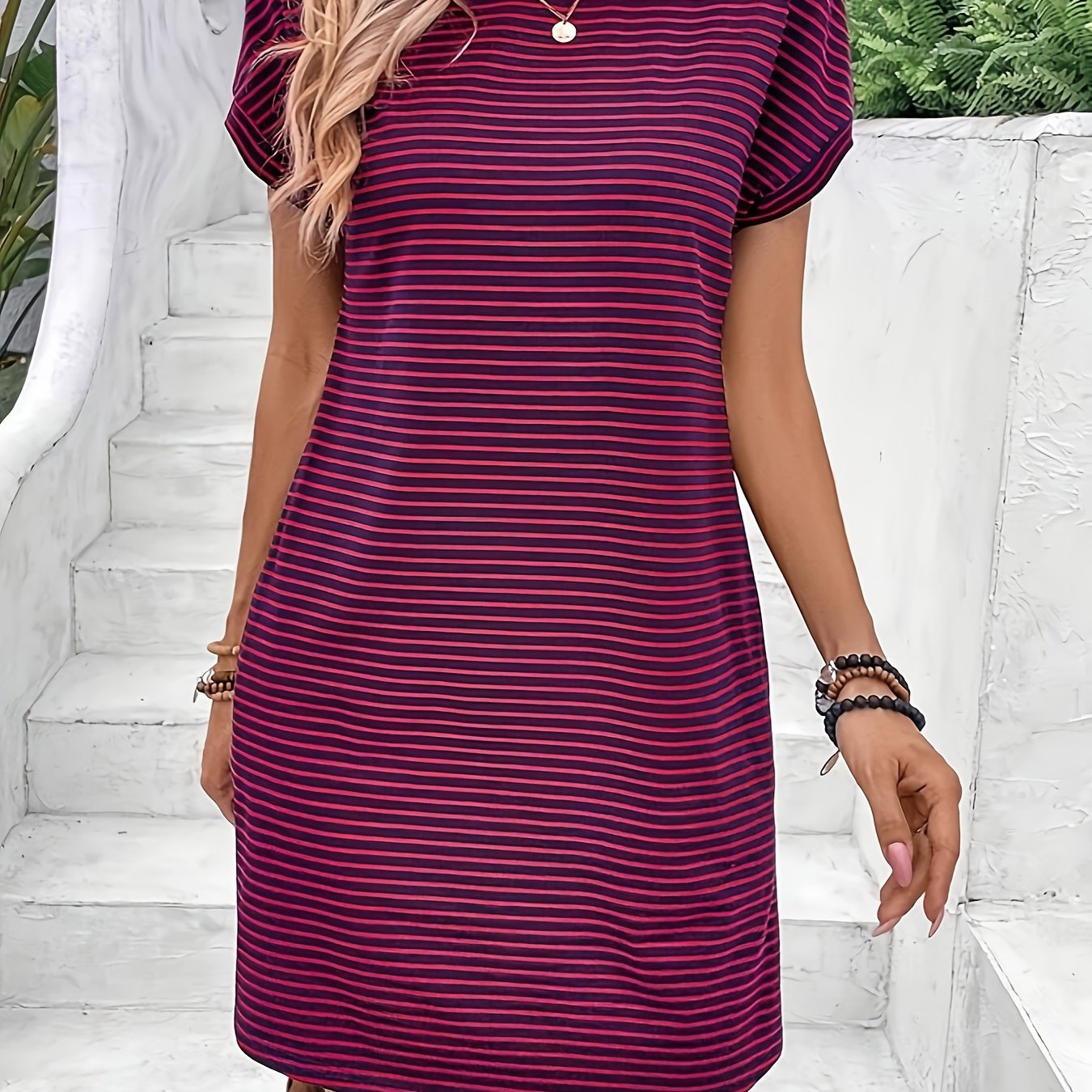 TEMU Damska letnia sukienka T-shirt z okrągłym dekoltem, codzienna w paski, z krótkim rękawem i krótkim fasonem T-shirt.