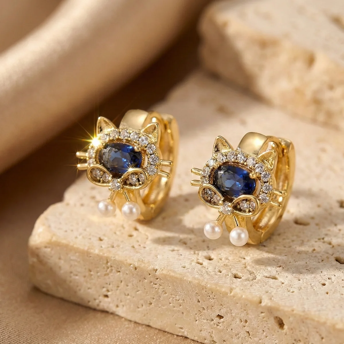 Kolczyki SAPPHIRE KITTY - PLAYFUL CHARM