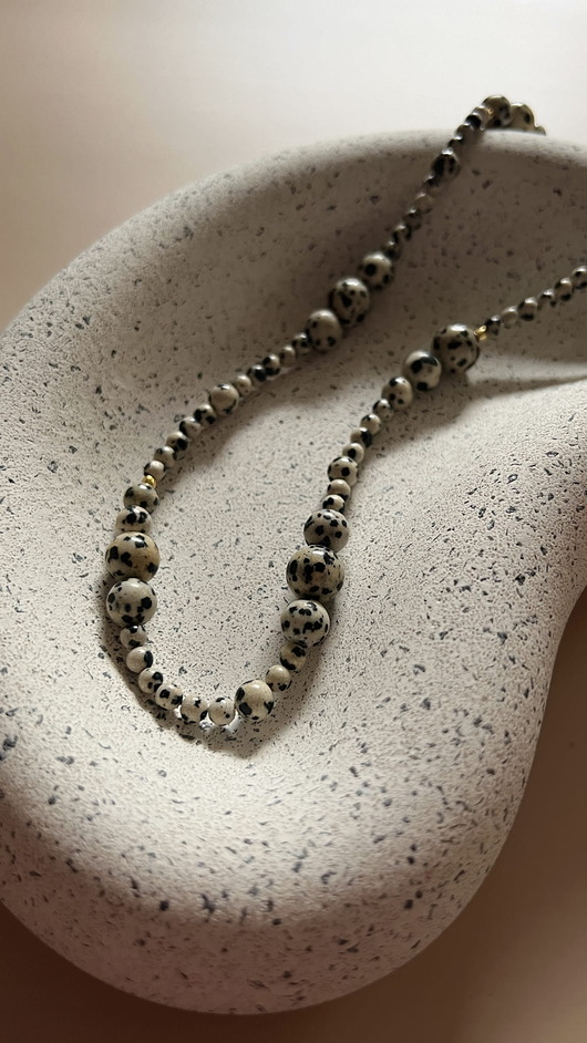 Naszyjnik Noire kamienie jaspis dalmatyński