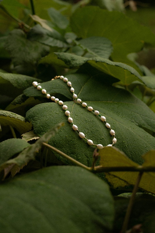 Naszyjnik ICON choker z perłami i zielonymi diopsydami