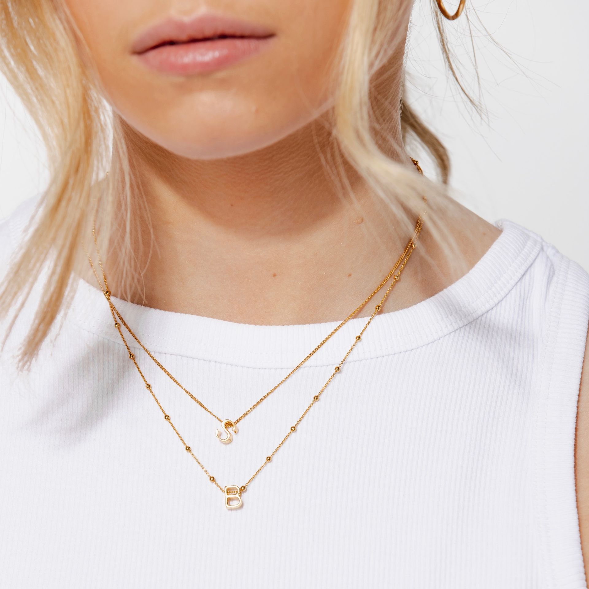 Naszyjnik CLOSE z literką (Srebro 925)