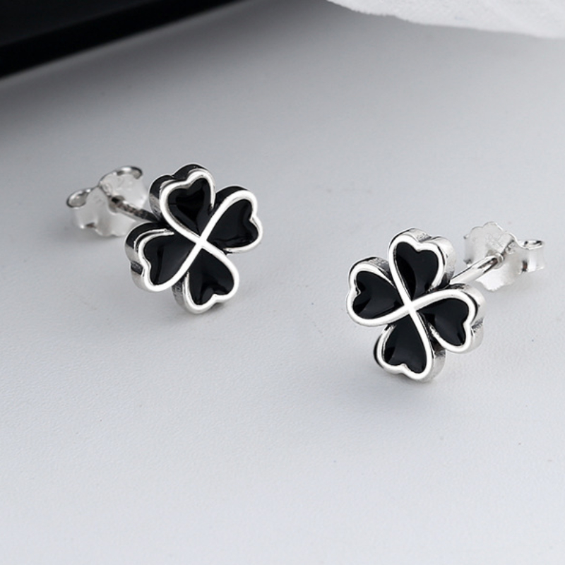 TEMU 2 szt. stylowych kolczyków dla kobiet, z serduszami w kształcie czterolistnej koniczyny, w stylu sztyftów, idealne na jesień i zimę. Świetny