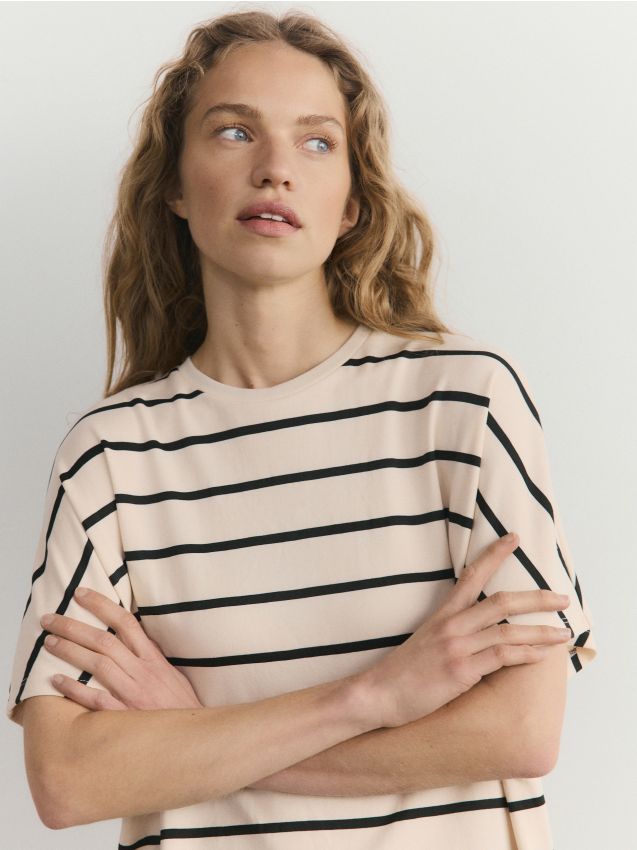 Reserved - T-shirt oversize z modalem - inny