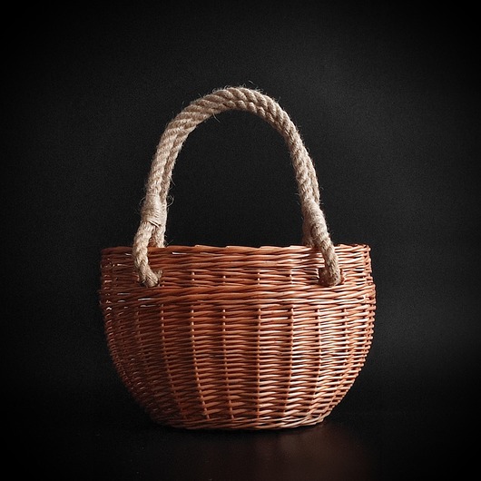 Wiklinowy kosz zakupowy - średniej wielkości