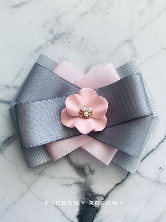 Pudrowa Brosza z różowym kwiatem 3d NOWOŚĆ