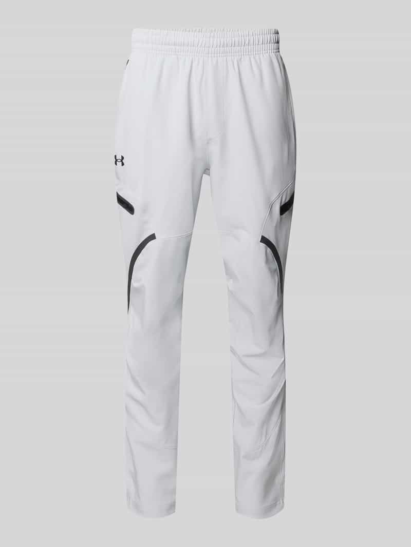 Spodnie dresowe o kroju regular fit z nadrukiem logo model ‘Unstoppable’