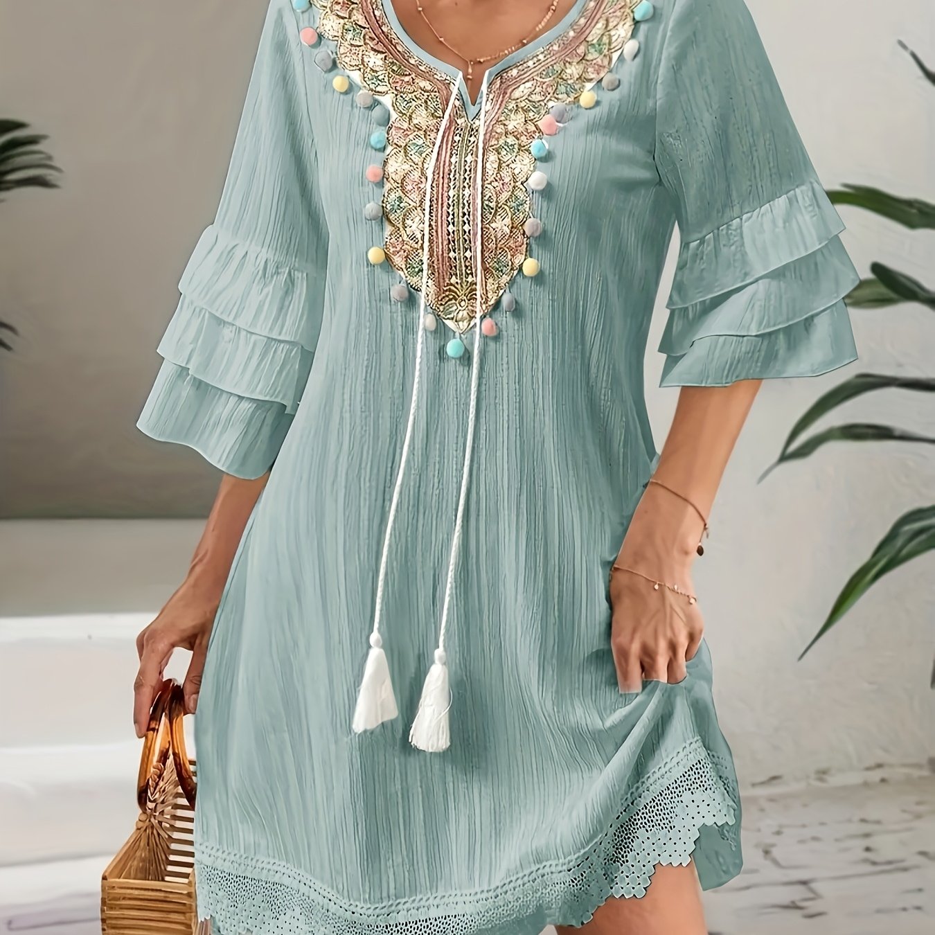 TEMU Sukienka damska z haftem, dekoltem w serek, kolorowymi frędzlami, marszczonymi rękawami 3/4, wykończeniem frędzlami, 100% poliester, regularny