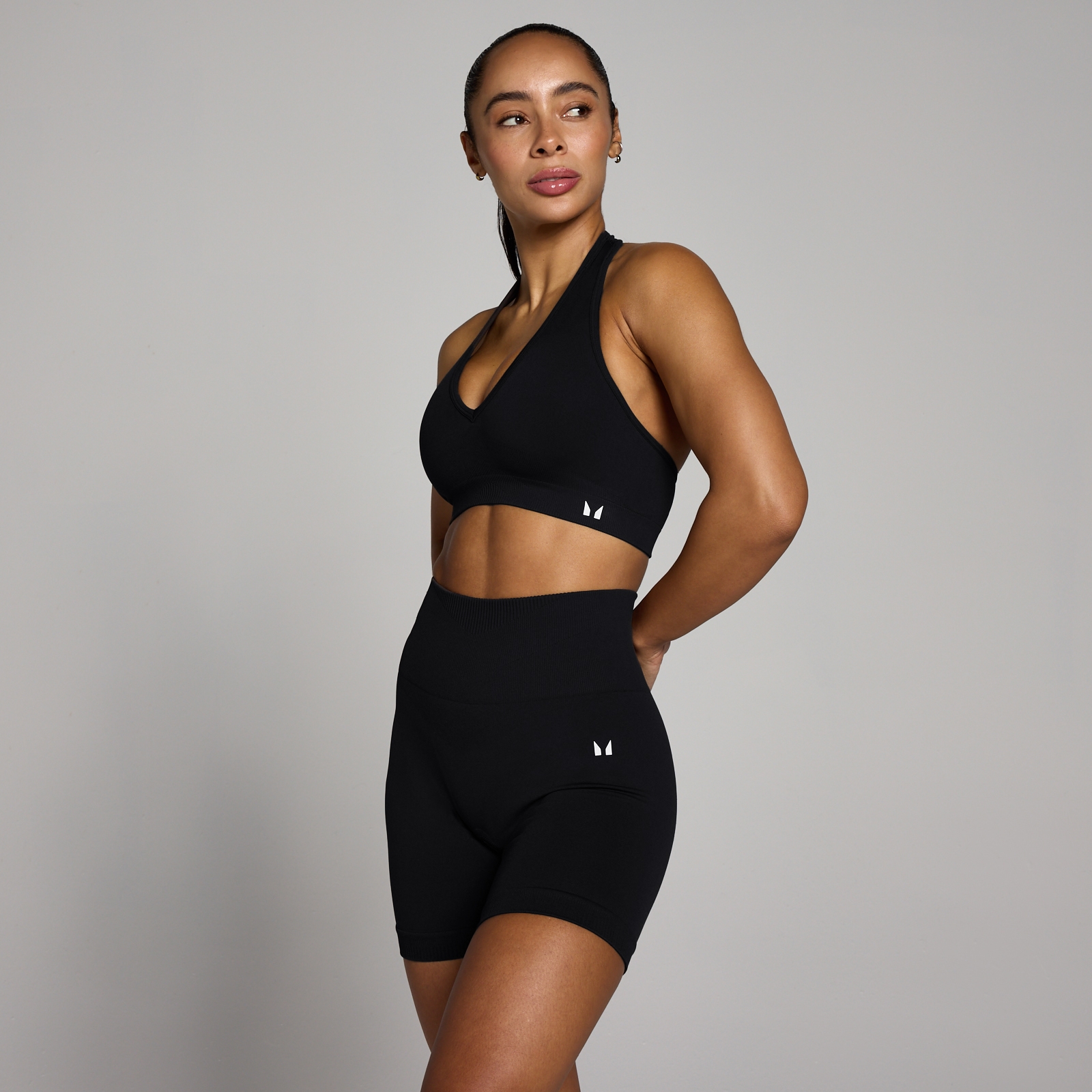 Damski biustonosz sportowy MP Tempo Seamless Halter Neck - Czarny - XS