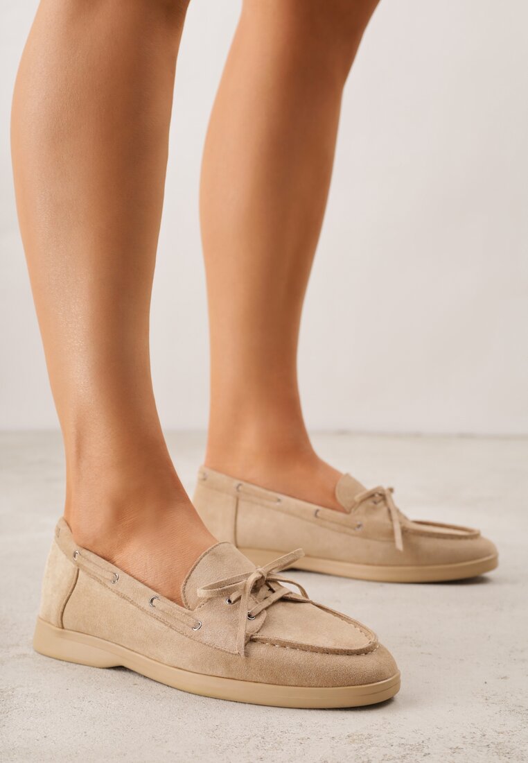 Ciemnobeżowe Mokasyny Ozdobione Wiązaniem Fyrelerris