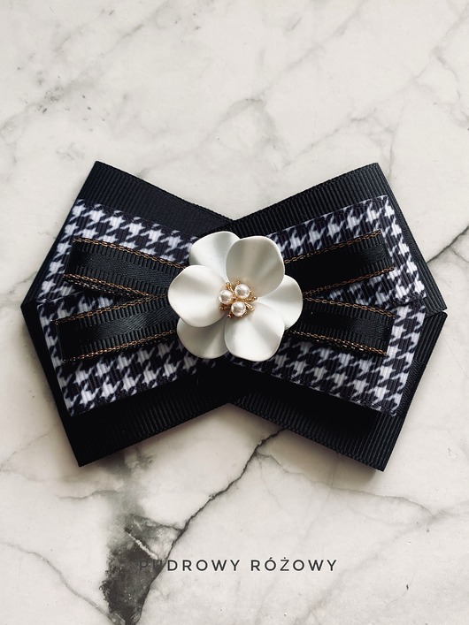 Czarna Brosza z kwiatem 3d NOWOŚĆ