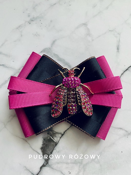 Brosza z cudnym Owadem z kryształków pink New Jesień