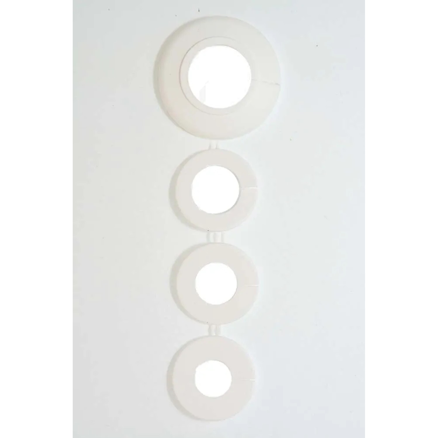 Rozeta uniwersalna 16, 18, 22, 26 mm biała