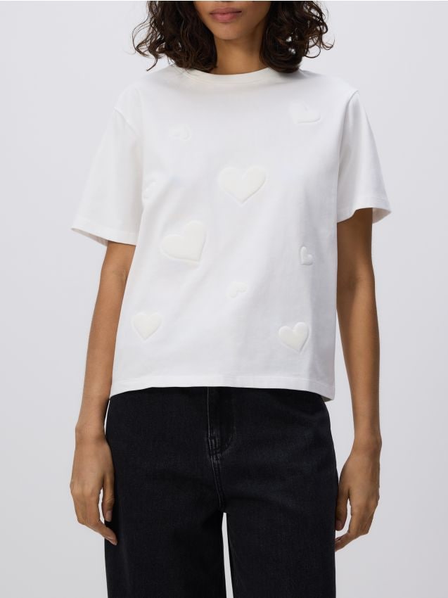 Reserved - T-shirt z haftem w serca - złamana biel