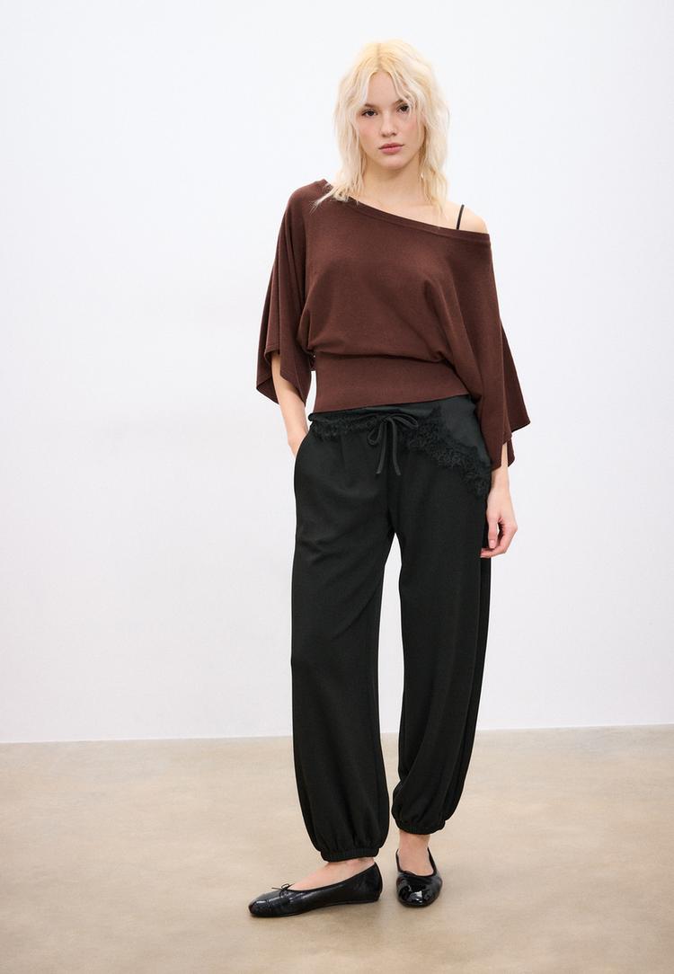 Stradivarius Spodnie jogger balloon, miękkie w dotyku Czarny L