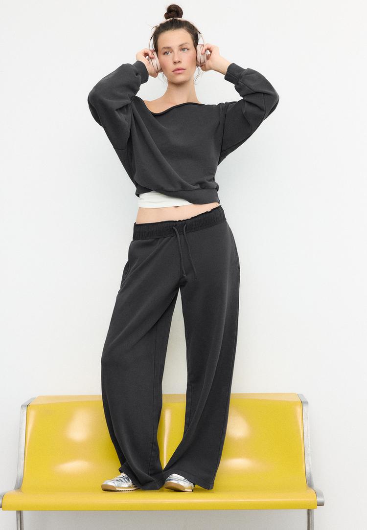 Stradivarius Proste joggery z efektem sprania Ciemnoszary XL