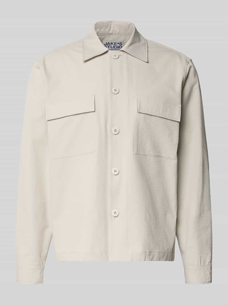 Kurtka koszulowa o kroju regular fit z kieszeniami na piersi