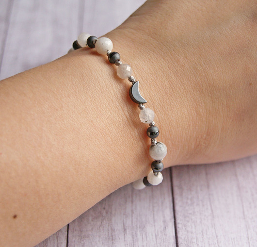Amulet LUNULA kamień księżycowy