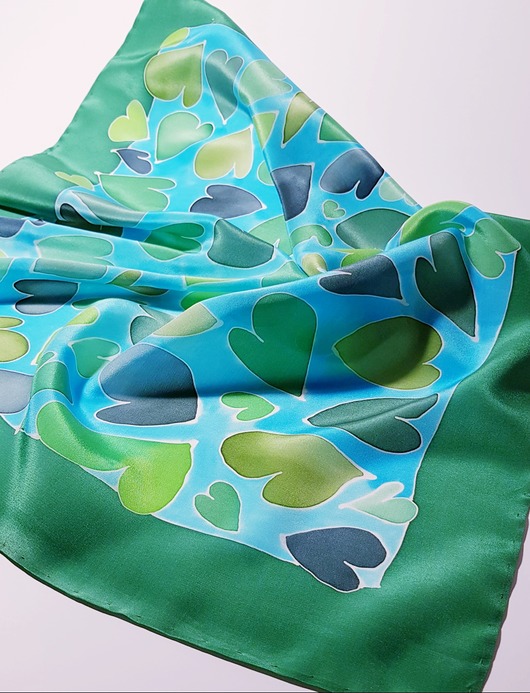 Gawroszka jedwabna, ręcznie malowana