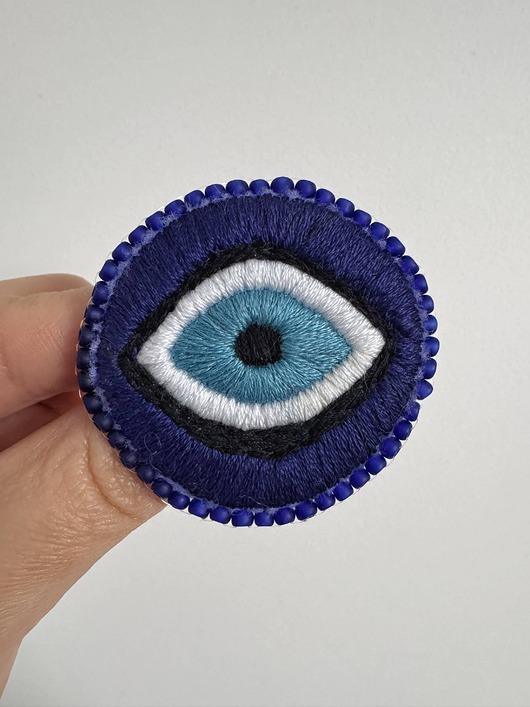 Broszka haftowana oko proroka Nazar handmade